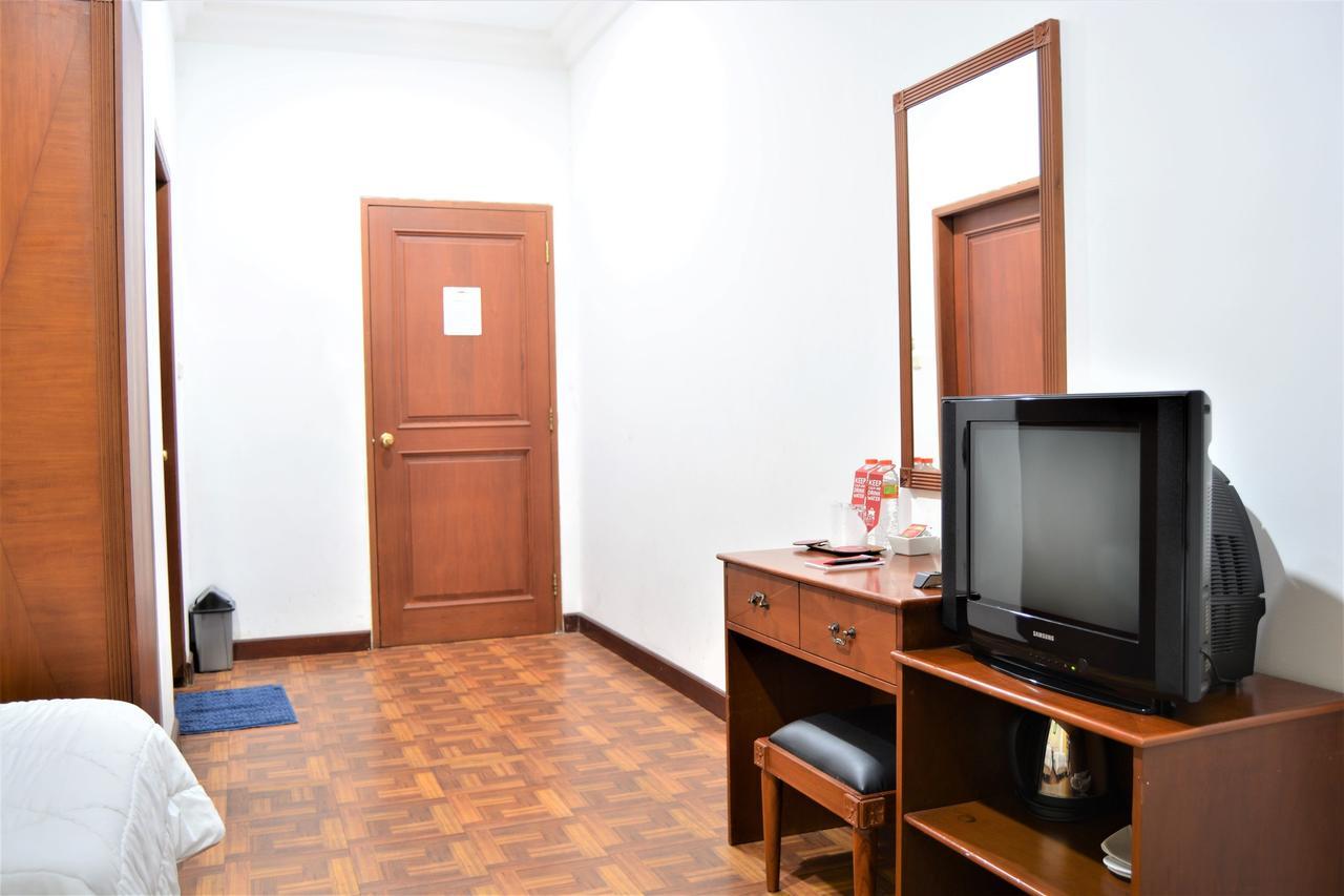 Zen Rooms Basic Cipanas Km.78 Exterior photo