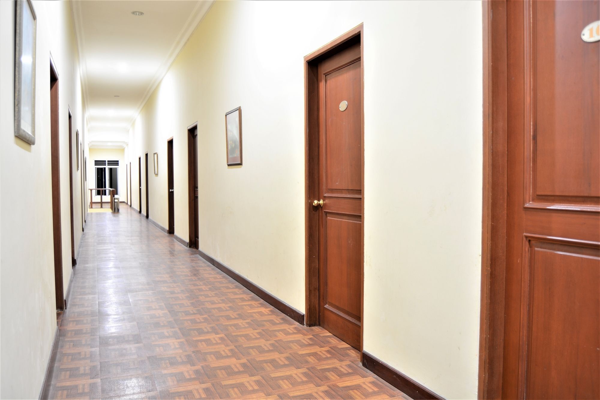 Zen Rooms Basic Cipanas Km.78 Exterior photo