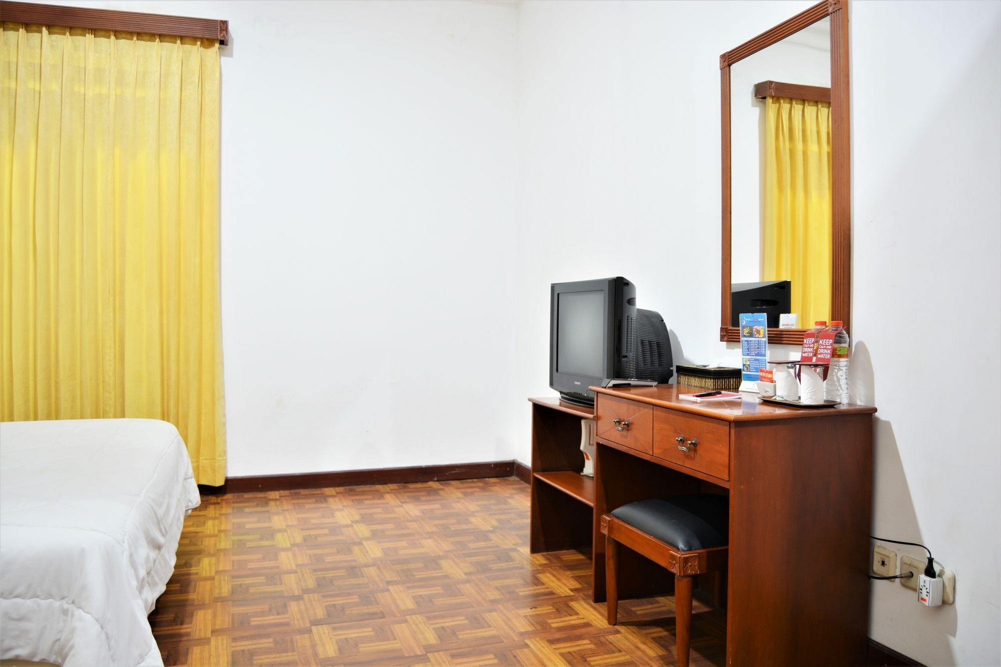 Zen Rooms Basic Cipanas Km.78 Exterior photo