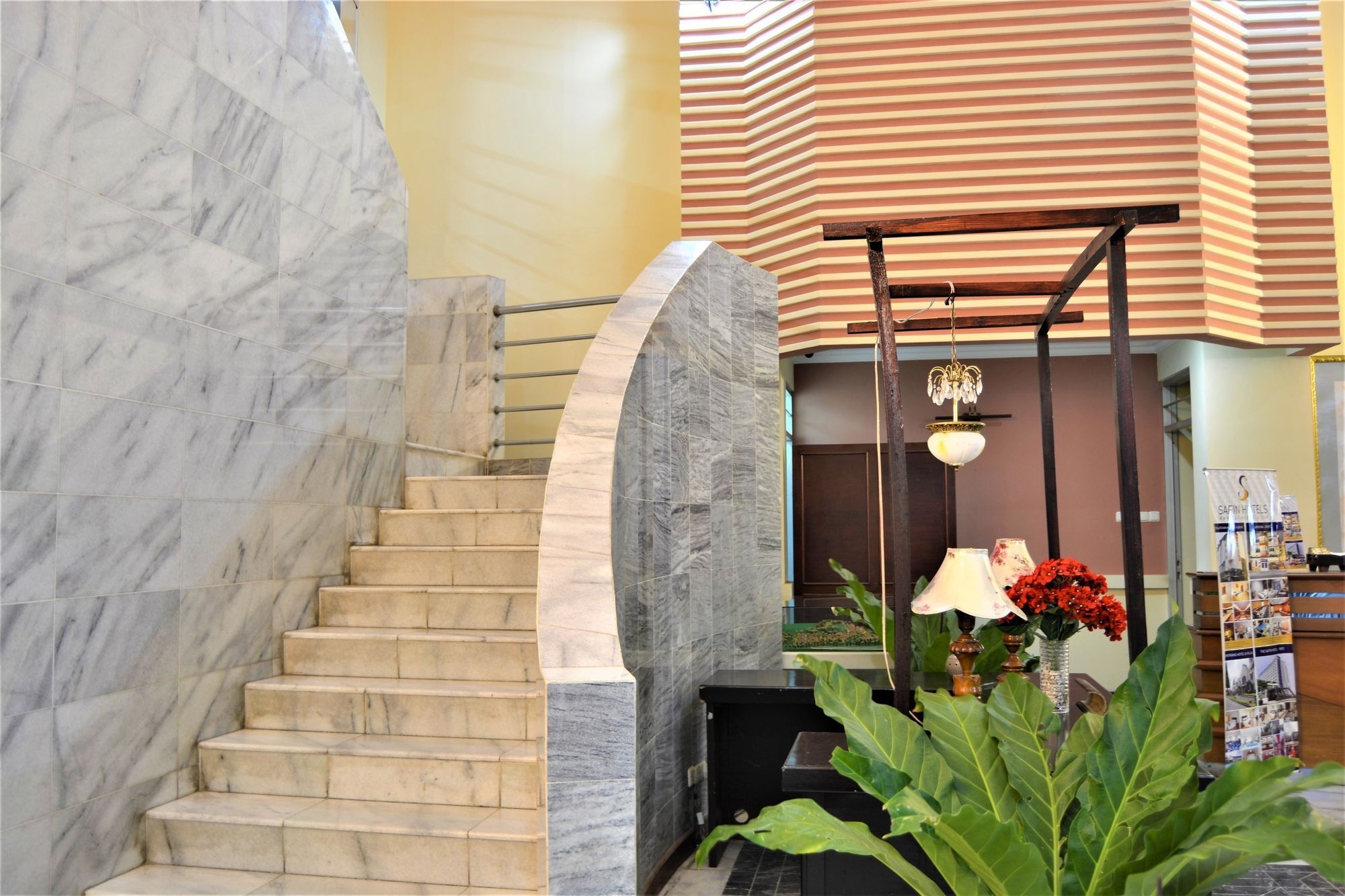 Zen Rooms Basic Cipanas Km.78 Exterior photo