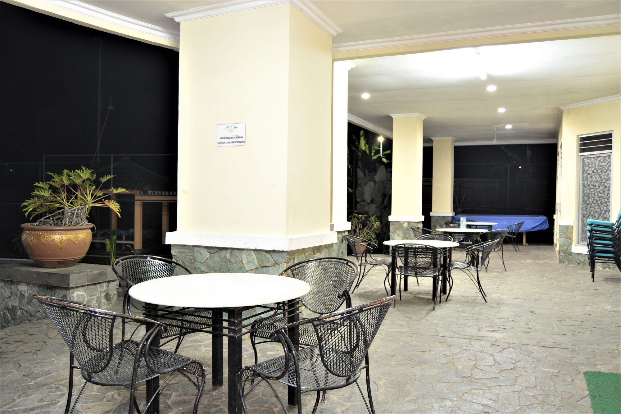 Zen Rooms Basic Cipanas Km.78 Exterior photo